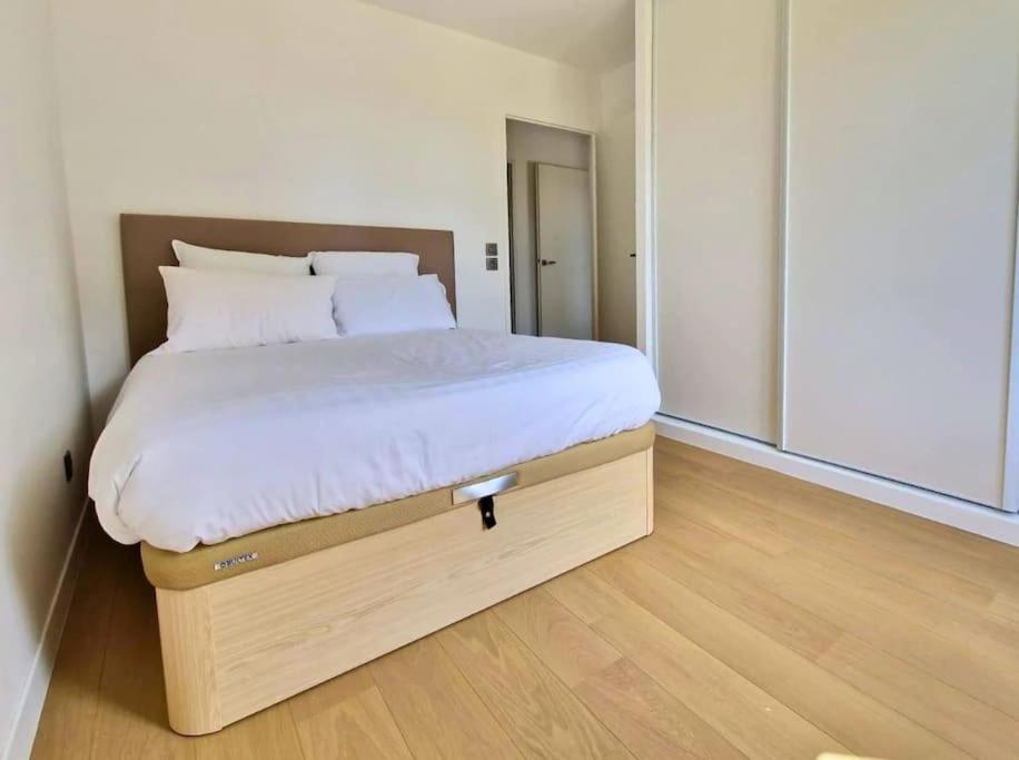 Sublime Appartement 4 Etoiles Neuf T3 Aputeaux 61M2 Proche La Defense, 10M2 De Terrasse Avec Magnifique Vue Екстериор снимка