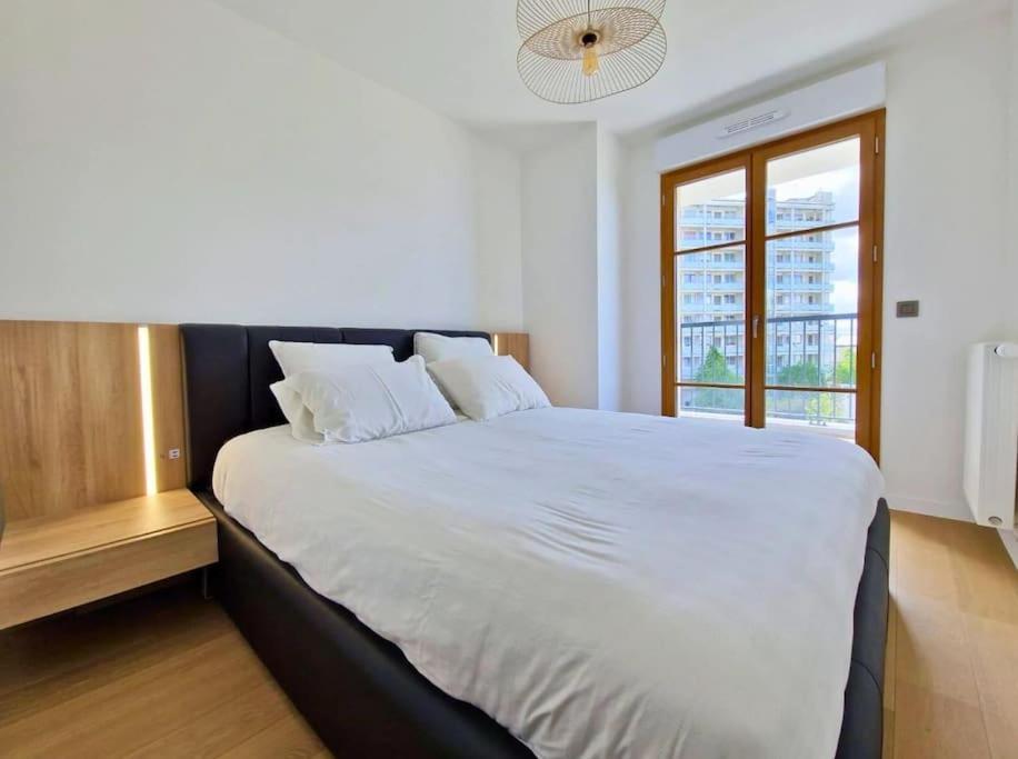 Sublime Appartement 4 Etoiles Neuf T3 Aputeaux 61M2 Proche La Defense, 10M2 De Terrasse Avec Magnifique Vue Екстериор снимка