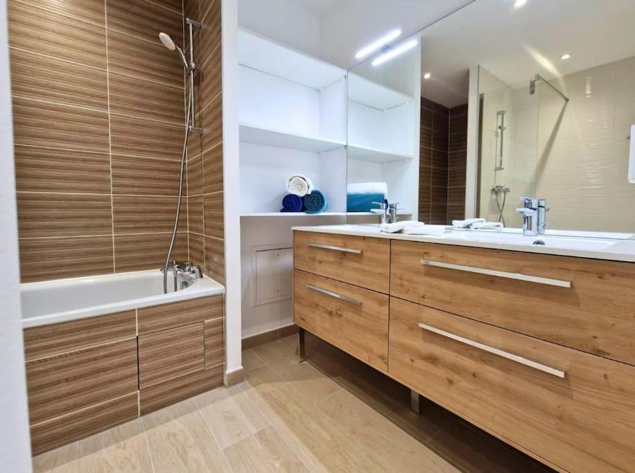 Sublime Appartement 4 Etoiles Neuf T3 Aputeaux 61M2 Proche La Defense, 10M2 De Terrasse Avec Magnifique Vue Екстериор снимка